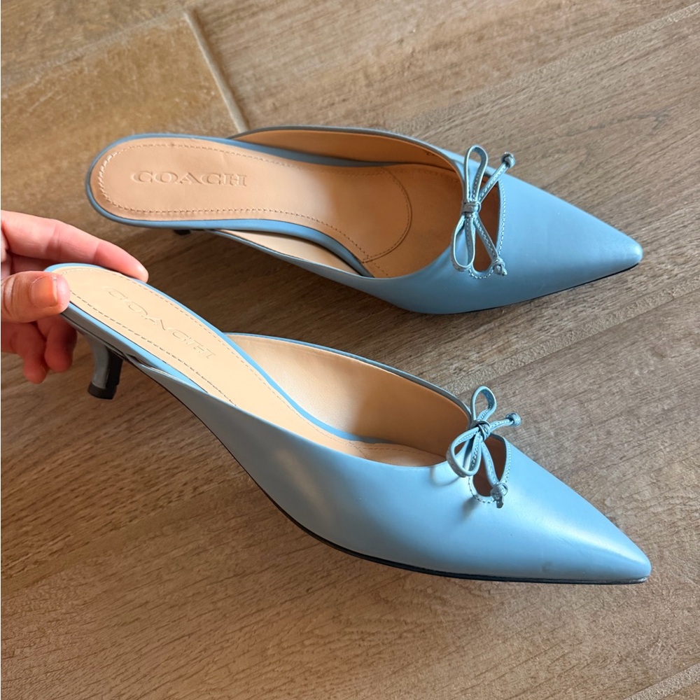 Coach Runway Leather Bow Kitten Heel Mules size 8.5 - Picture 2 of 4